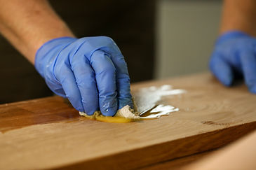 Restore wood by applying wood oil for solid wood protection